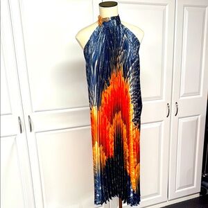 Gorgeous accordion dress - stunning details and styling options - size small